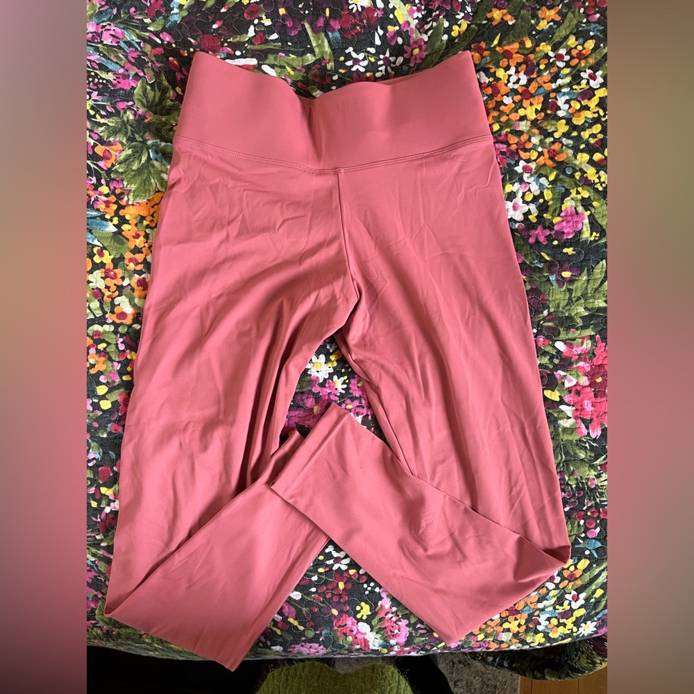 Cute Booty Lounge Pink High-Waist Leggings LIKE NEW